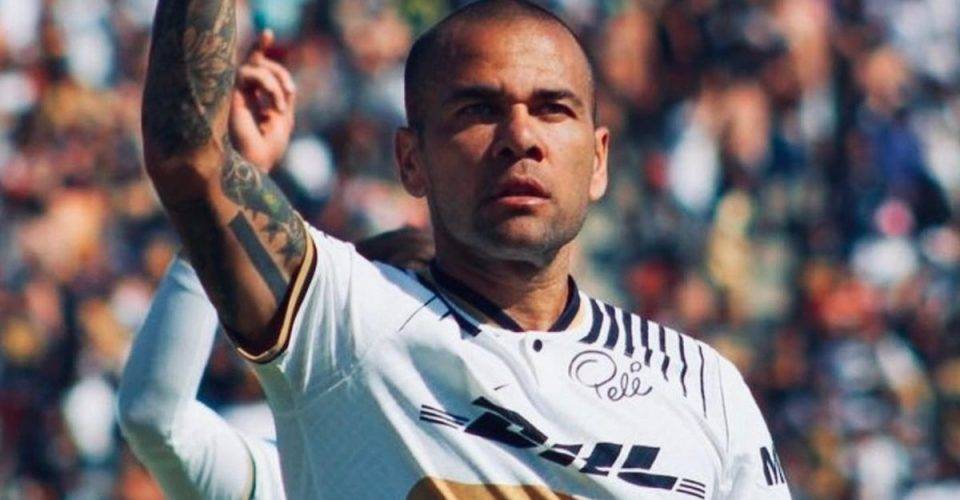 Justiça nega recurso de volta de Daniel Alves à prisão e mantém ex-jogador em liberdade condicional