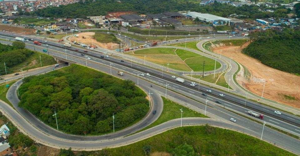 Obra da Embasa altera trânsito em parte da BR-324 por 2 meses