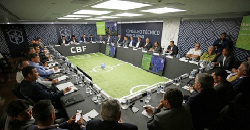 CBF convoca clubes para reunião e Conselho Técnico pode decidir sobre paralisação do Brasileirão