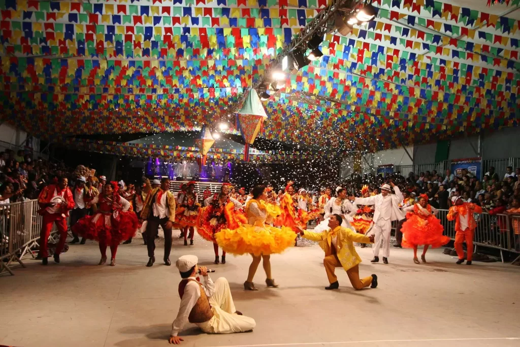 Arraiá do Galinho terá concurso de quadrilhas juninas e show de Estakazero; evento será gratuito