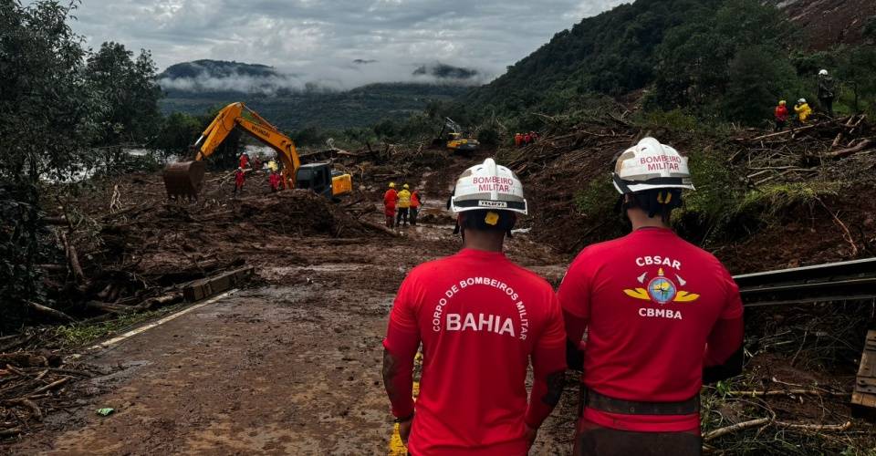 Bombeiros da Bahia continuam nas buscas por desaparecidos no Rio Grande do Sul