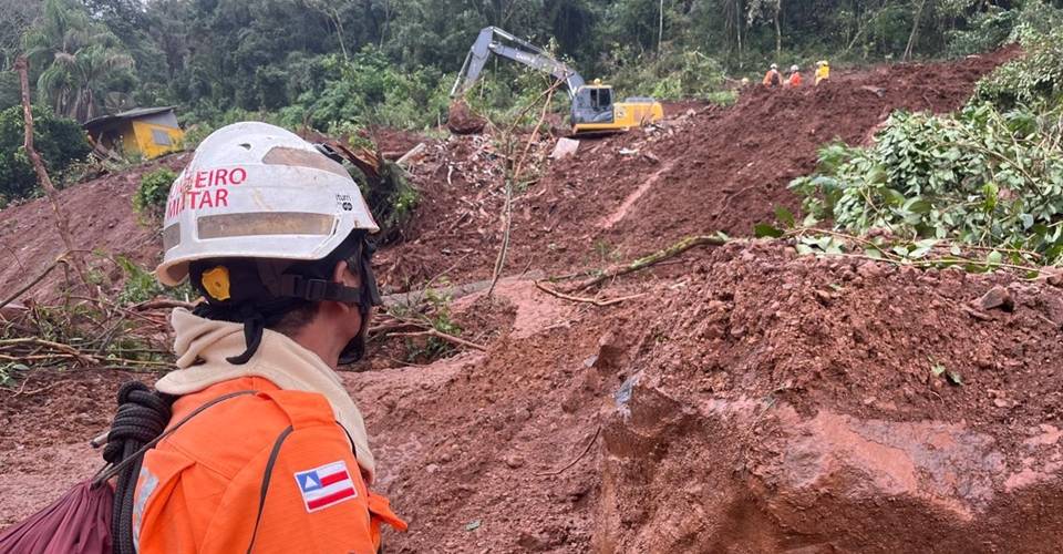 Bombeiros da Bahia recuperam mais um corpo no Rio Grande do Sul