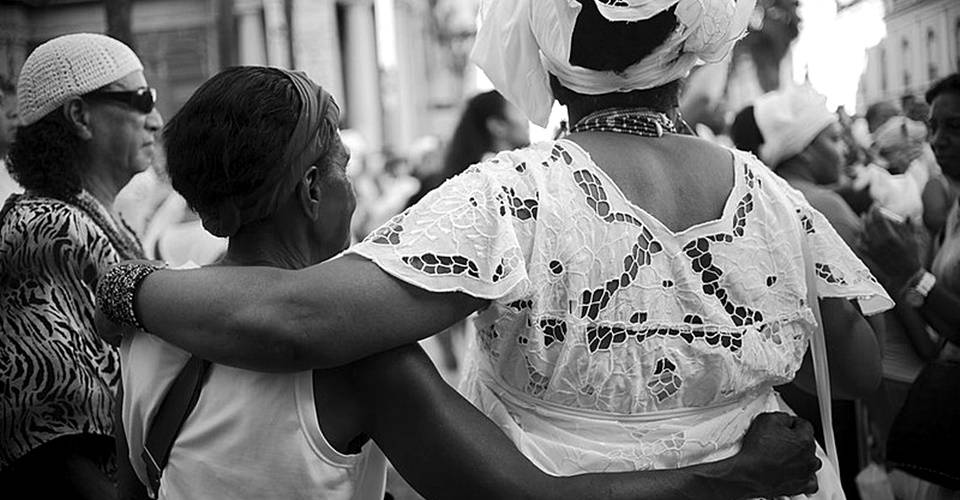 Manifesto contra intolerância religiosa ocorreu neste sábado, em Shopping de Salvador