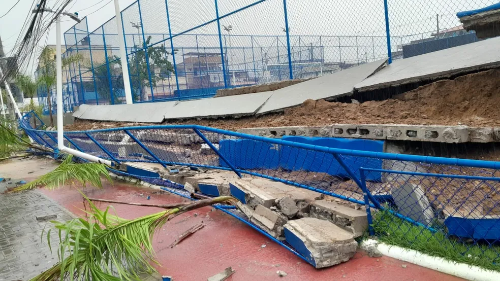 Complexo esportivo não resiste às chuvas e cede no bairro da Fazenda Grande