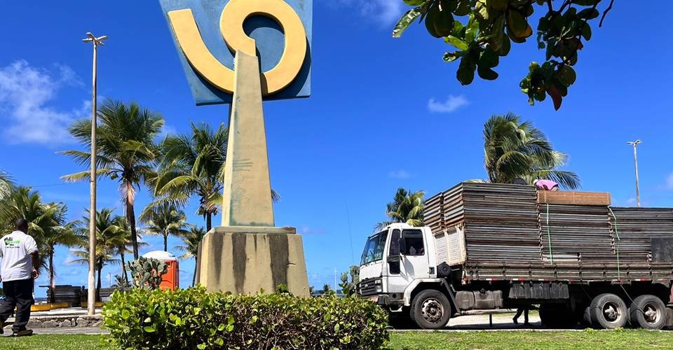 Arraiá do Galinho: estrutura começa a ser montada no Parque Costa Azul