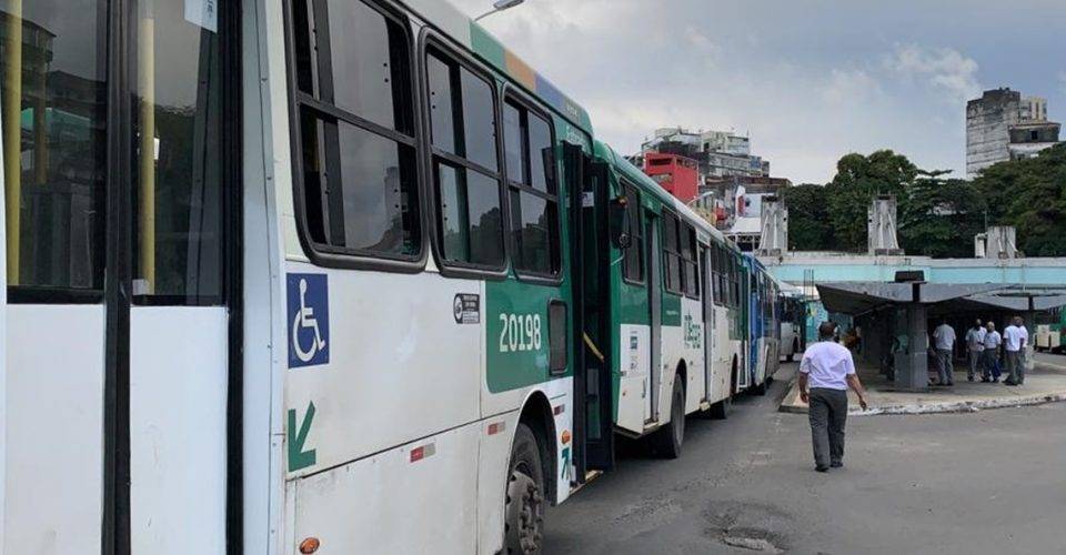 Rodoviários se reúnem na Estação da Lapa para debater pendências da antiga CSN