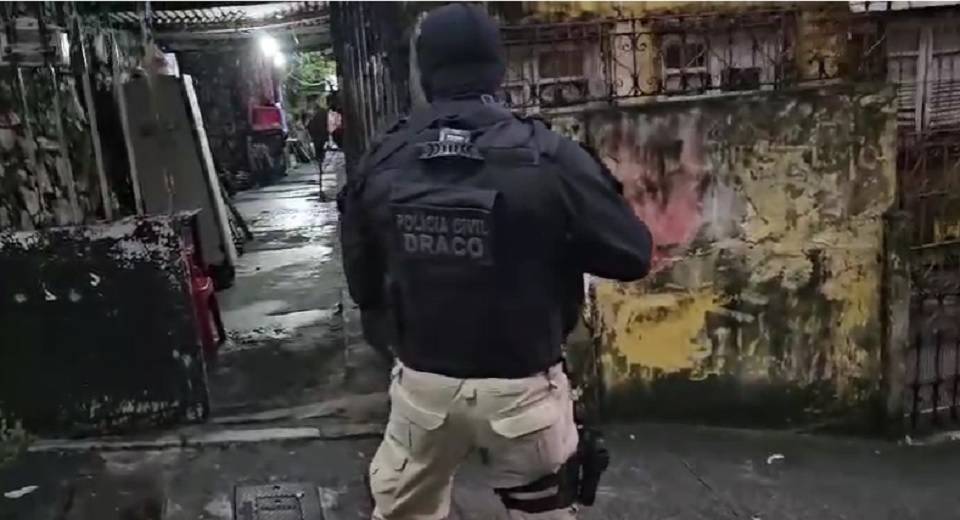 Dez suspeitos são presos e um é baleado durante operação contra o tráfico de drogas em Salvador