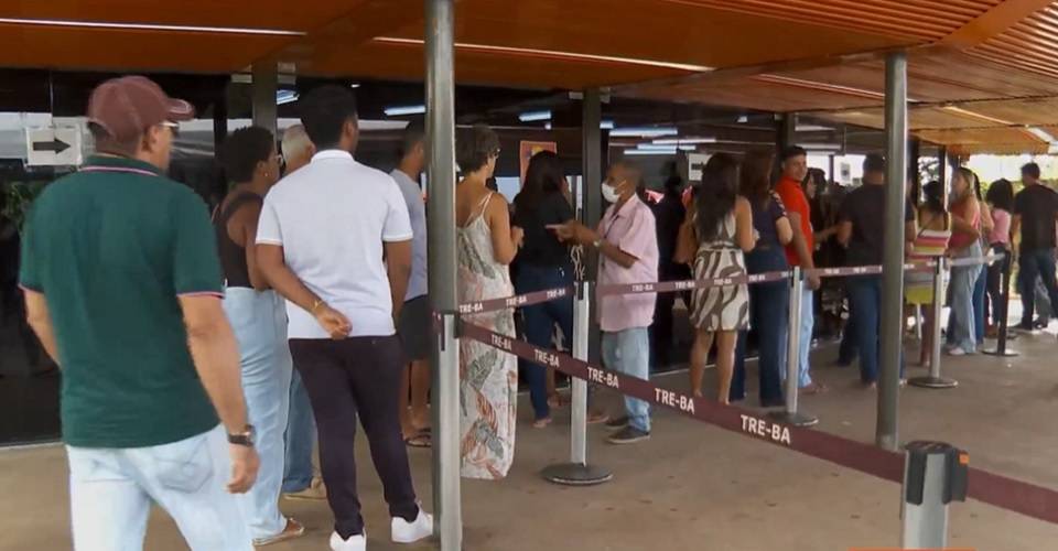 Plantão no feriado: eleitores baianos podem regularizar situação com o TRE neste 1º de maio