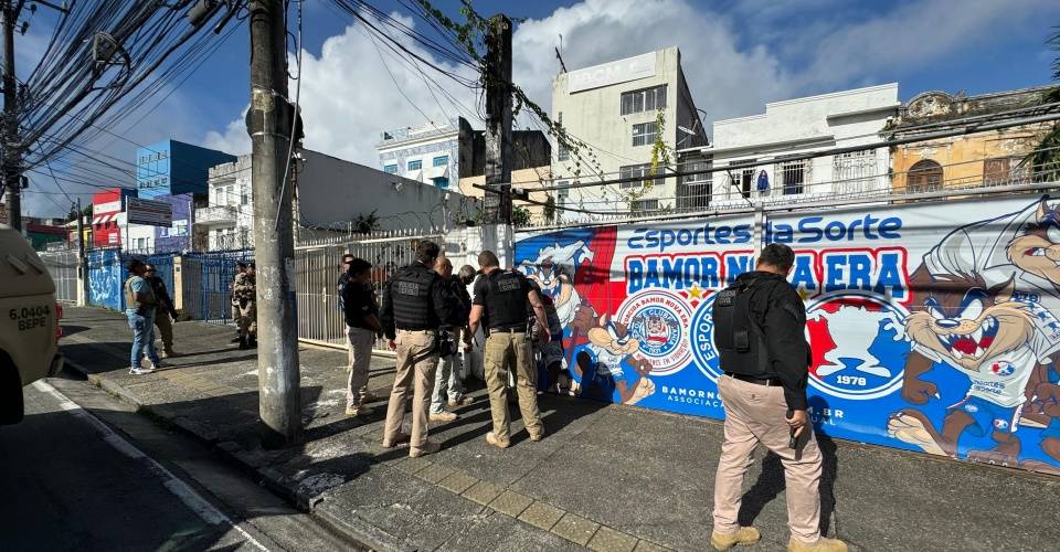 Torcidas organizadas são alvos de operação da Polícia Civil