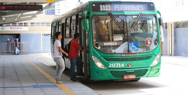 Passageiro reage e mata homem durante tentativa de assalto a ônibus no Acesso Norte