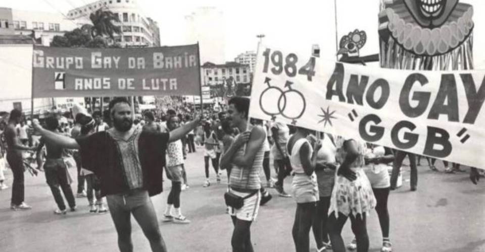 Aratu On Explica: Por que a LGBTfobia é maior na Bahia e no Nordeste?