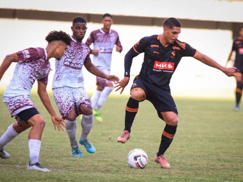 Leônico faz gol no último minuto e chega ao segundo empate pela Série B do Baianão