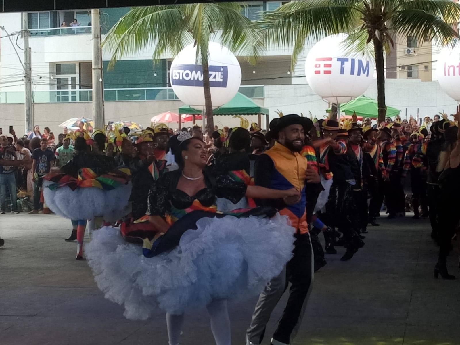 Forró do ABC: atual campeã, quadrilha abrilhanta festival do Galinho