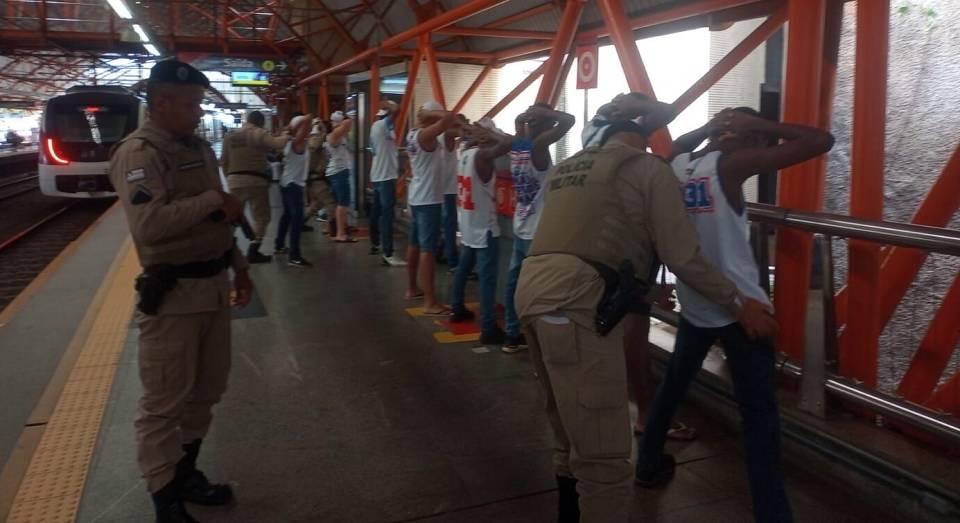 Após depredação em estação de metrô, integrantes da torcida Bamor são presos em Salvador