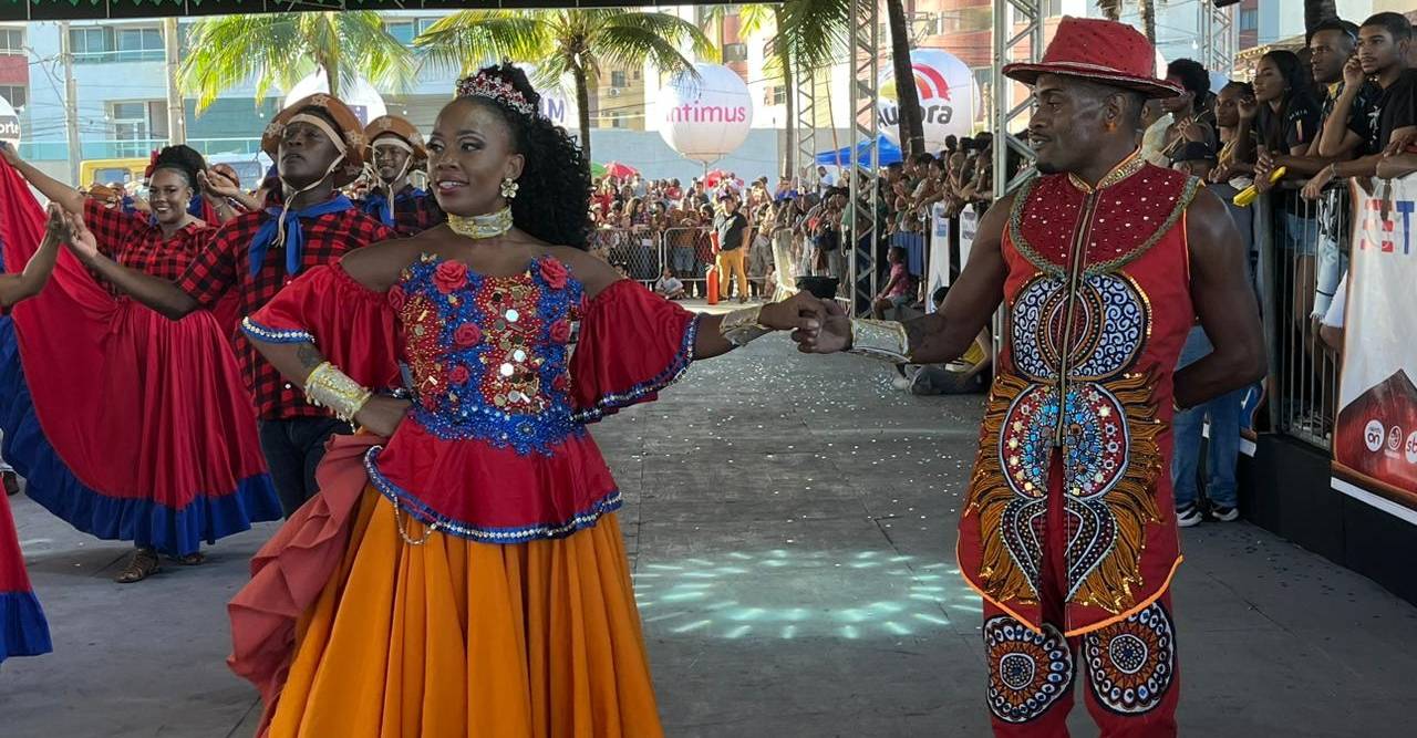 Deusa do Ébano do Ilê é atração da Quadrilha Asa Branca no festival do Galinho