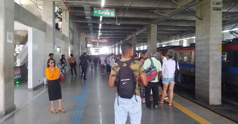 Trem do metrô é evacuado na Estação Pirajá; CCR esclarece situação