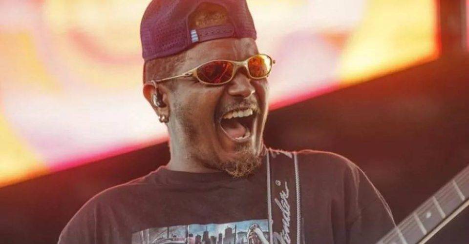 Operação policial cumpre mandados no caso da morte de guitarrista do Afrocidade