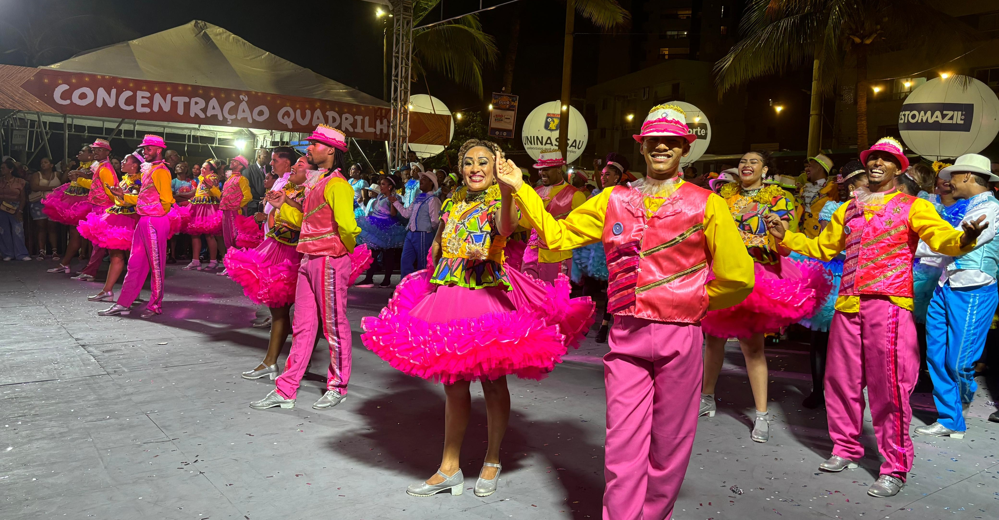 Imperatriz finaliza apresentação de quadrilhas do Arraiá do Galinho