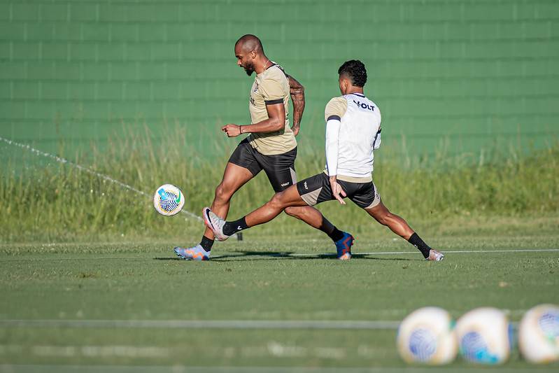 Sem Daniel Júnior e Dudu, Vitória fez último treino antes de enfrentar o Juventude