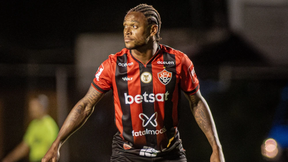 Vitória pretende busca acordo para reincidir com Luiz Adriano