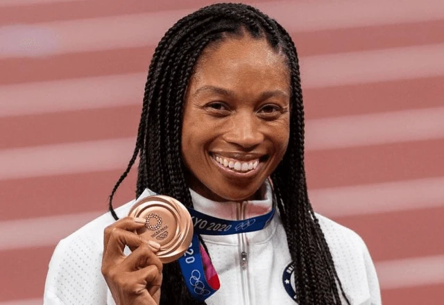 Maior medalhista do atletismo feminino, americana lança berçário na Vila Olímpica de Paris