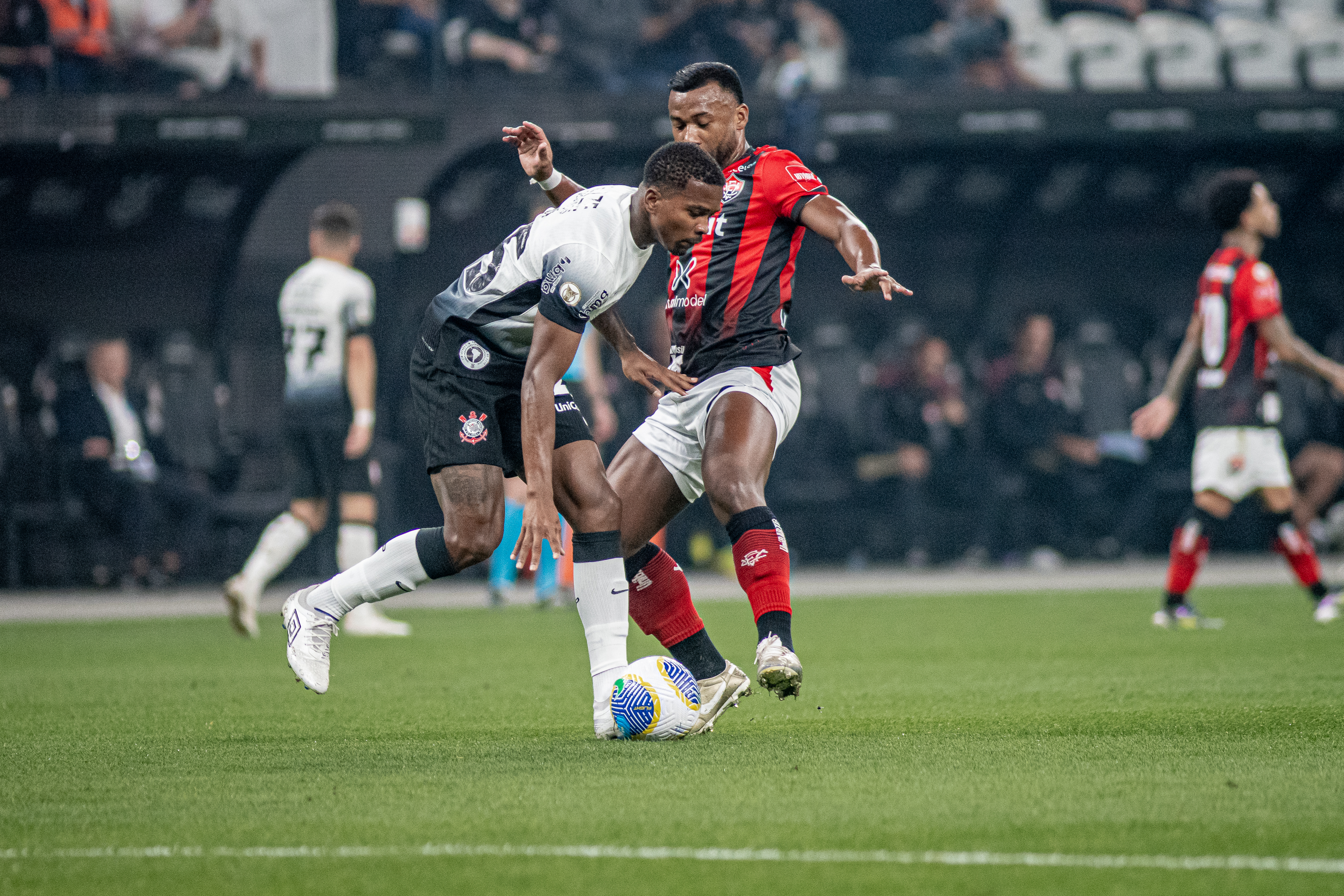 Vitória é derrotado pelo Corinthians, mas segue fora da zona de rebaixamento