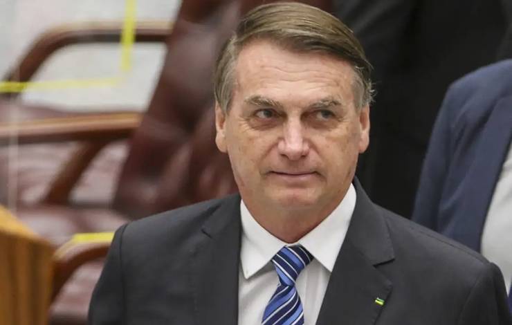 PF corrige: Bolsonaro desviou quase R$ 7 milhões em joias e presentes