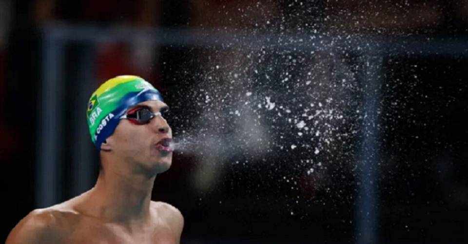 Chances de medalhas: natação brasileira disputa duas finais neste sábado (27)