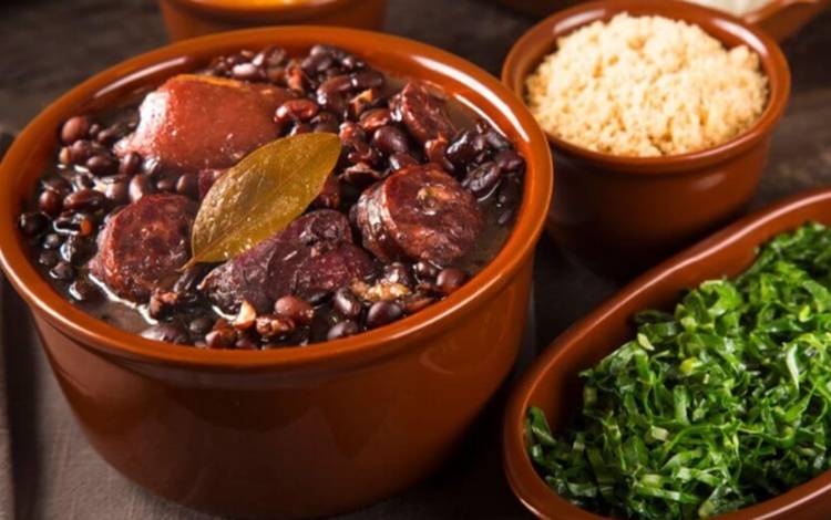 Casa de Umbanda promove feijoada beneficente no domingo (14)