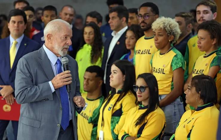 Lula assina decreto reajustando Bolsa Atleta em 10,86%