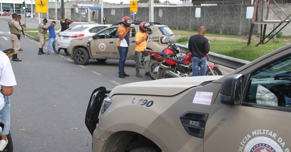 Operação prende 7 pessoas e recupera 5 veículos na Região Metropolitana de Salvador