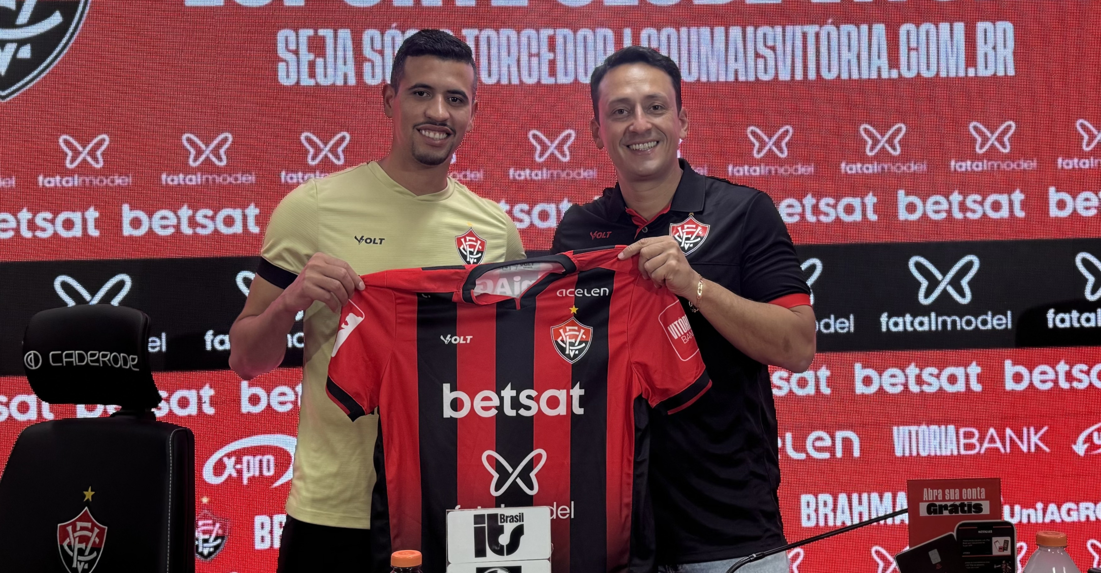 Vitória apresenta volante Ricardo Ryller, primeiro reforço para janela do Brasileirão