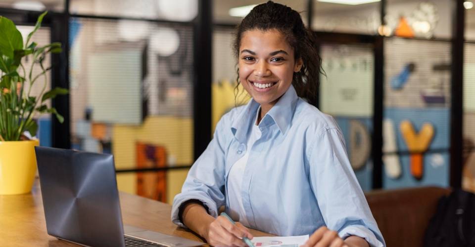 Dia do Estagiário: professora orienta como aproveitar as oportunidades e impulsionar a carreira