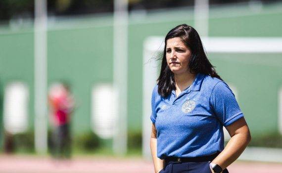 Após conquistar título inédito para o clube, Lindsay Camila deixa o comando do Bahia Feminino