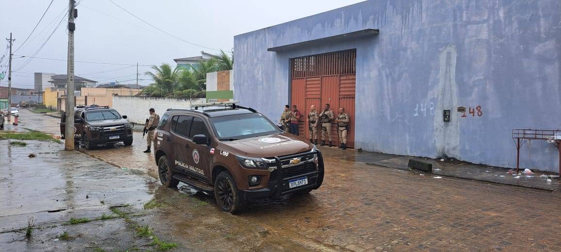 Homem condenado por matar a esposa é localizado em 'bunker' no sul da Bahia