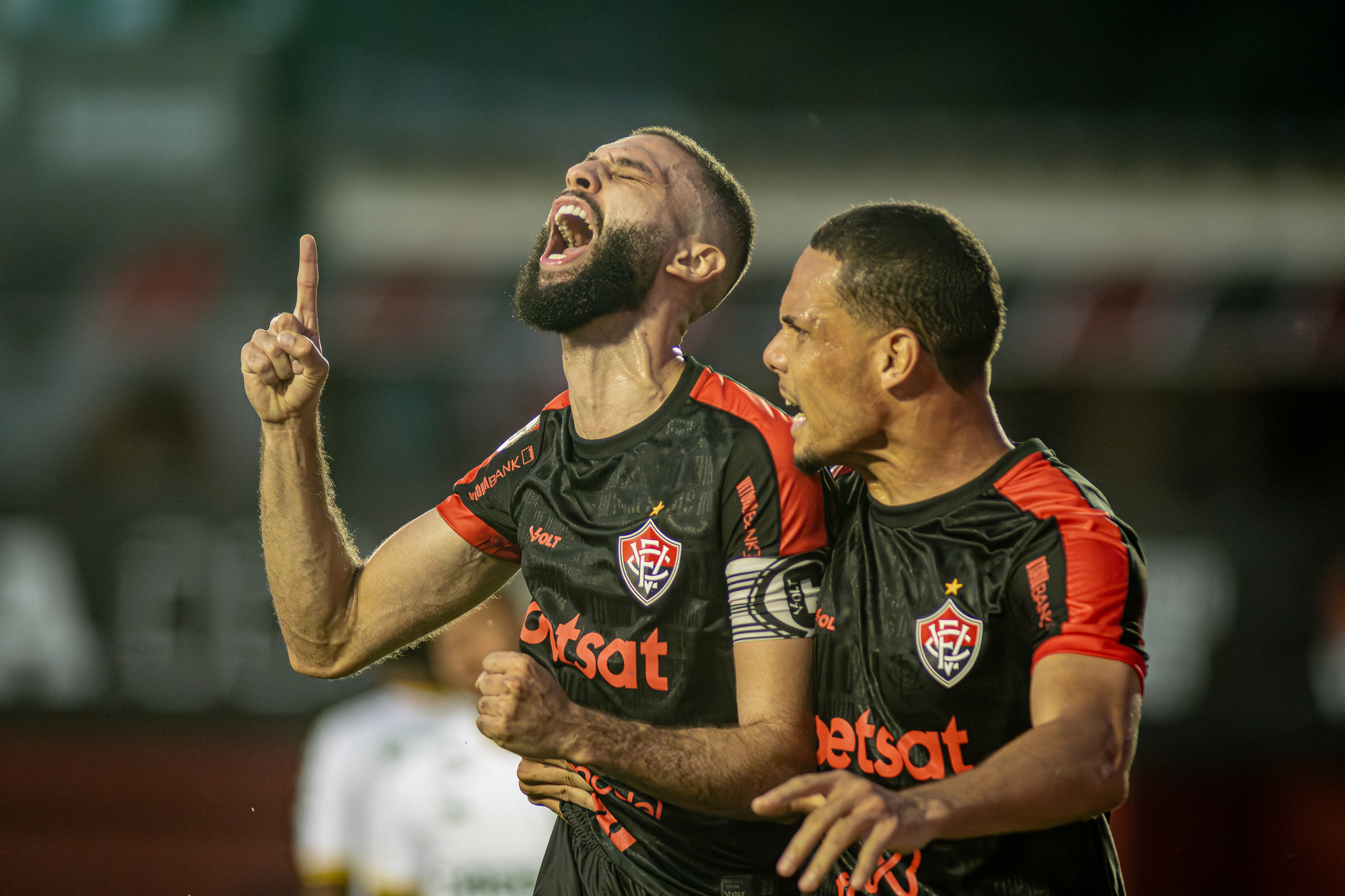 Vitória derrota o Cuiabá e sai da zona de rebaixamento do Campeonato Brasileiro