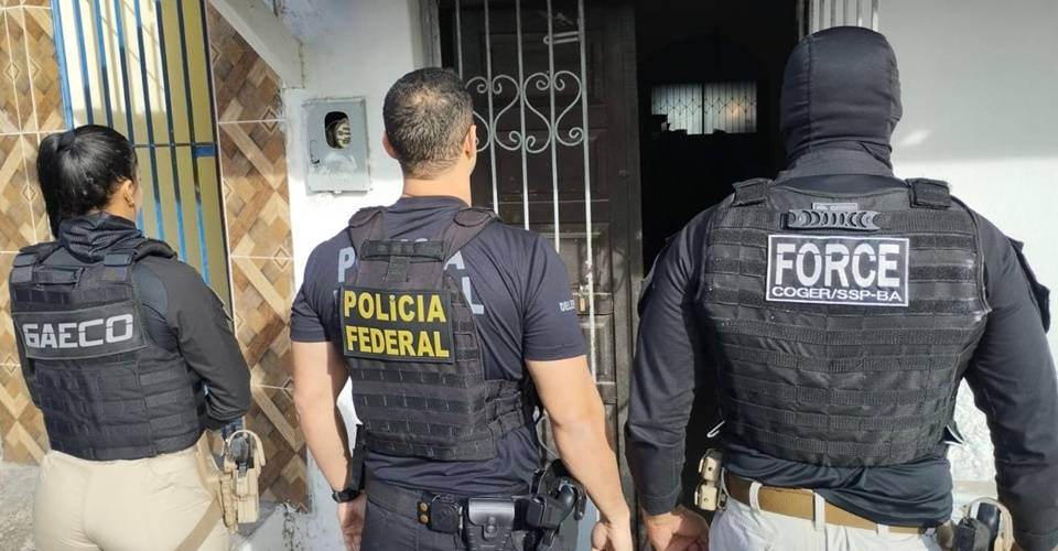 Novo desdobramento da 'El Patrón' cumpre mandado de apreensão em Feira de Santana