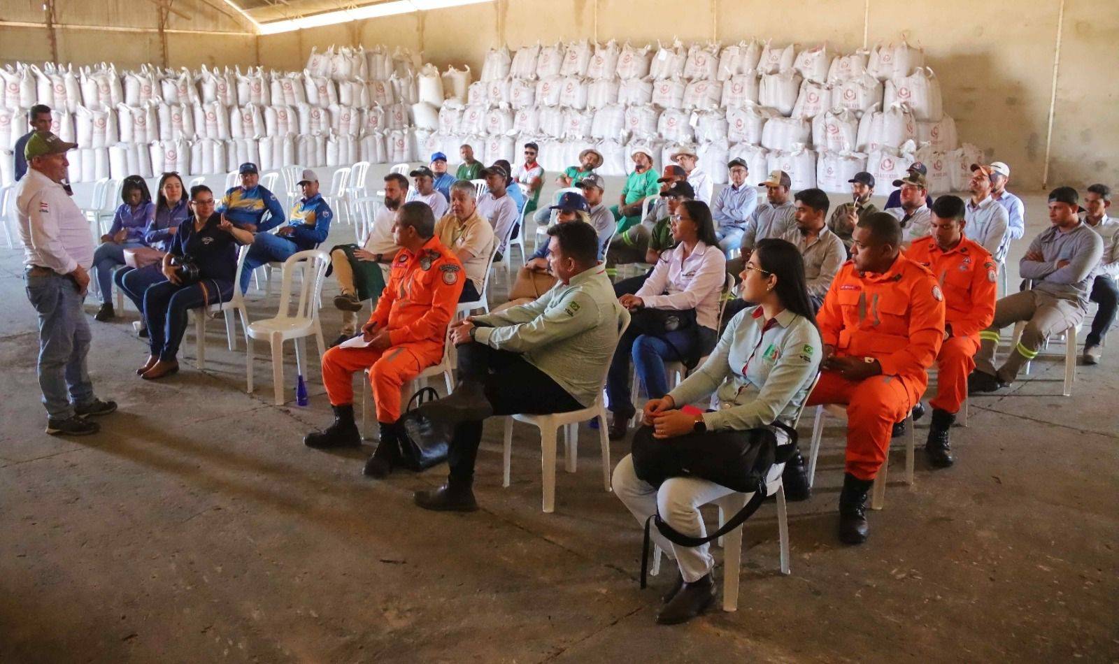 Produtores rurais e entidades governamentais debatem ações de combate a incêndios florestais no oeste baiano