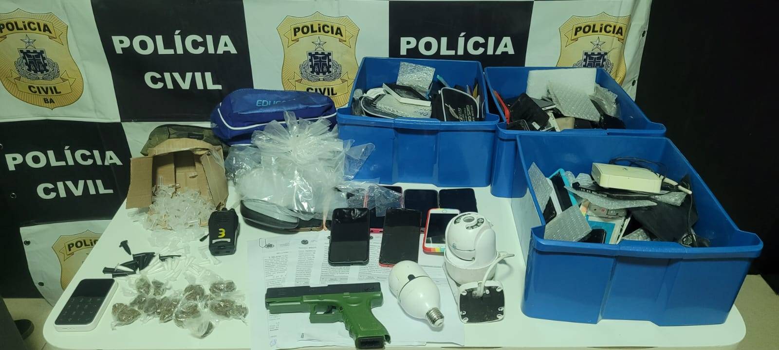 Dezenas de celulares, drogas e câmeras clandestinas são apreendidas em operação em Cruz das Almas