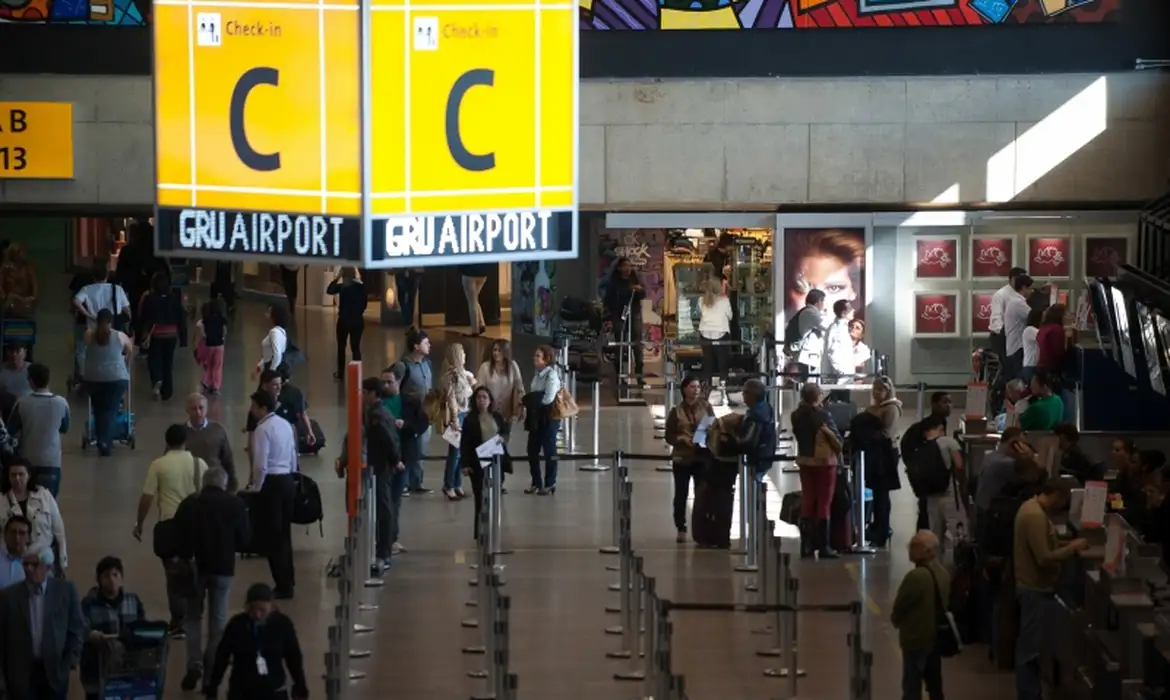 Aeroportos passarão a ter salas especiais para passageiros com autismo e neurodivergências