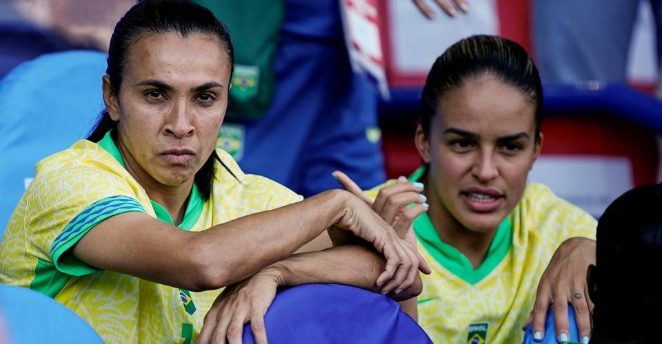 Brasil perde para EUA e fica com a prata no futebol feminino