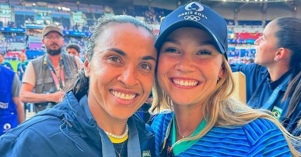 Marta anuncia noivado com Carrie Lawrence, parceira de time dos Estados Unidos