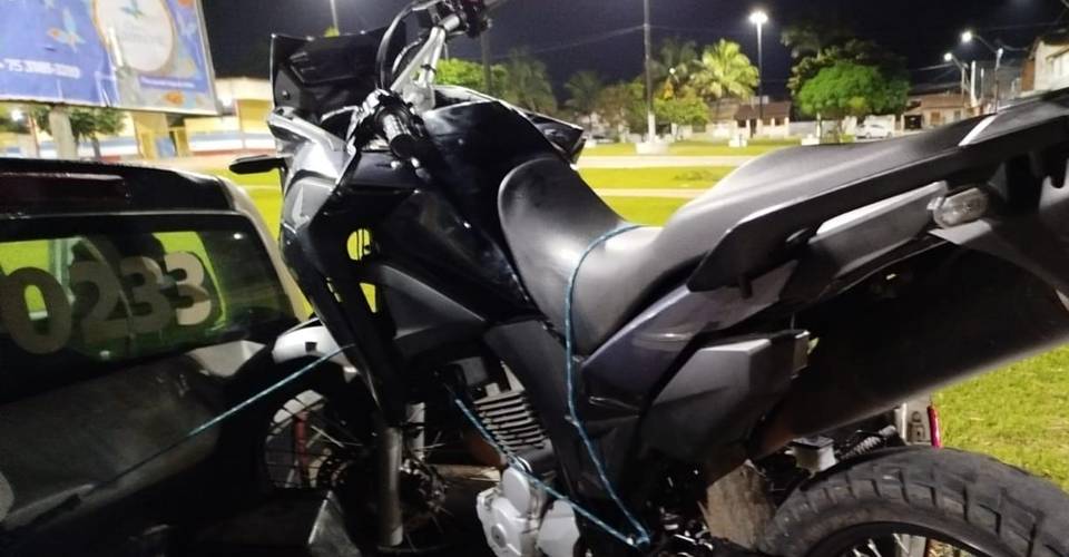 Homens são presos com moto roubada na Bahia