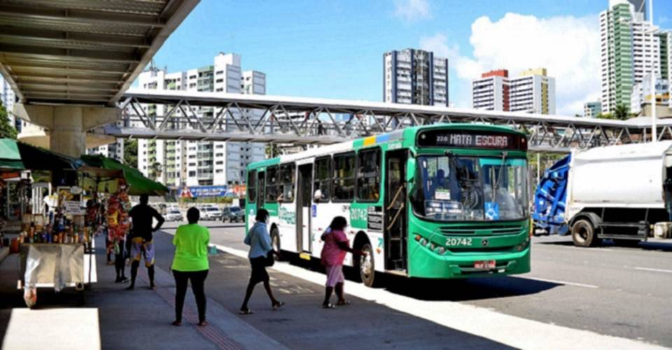 Novas linhas de ônibus reforçam atendimento no horário de pico em Salvador