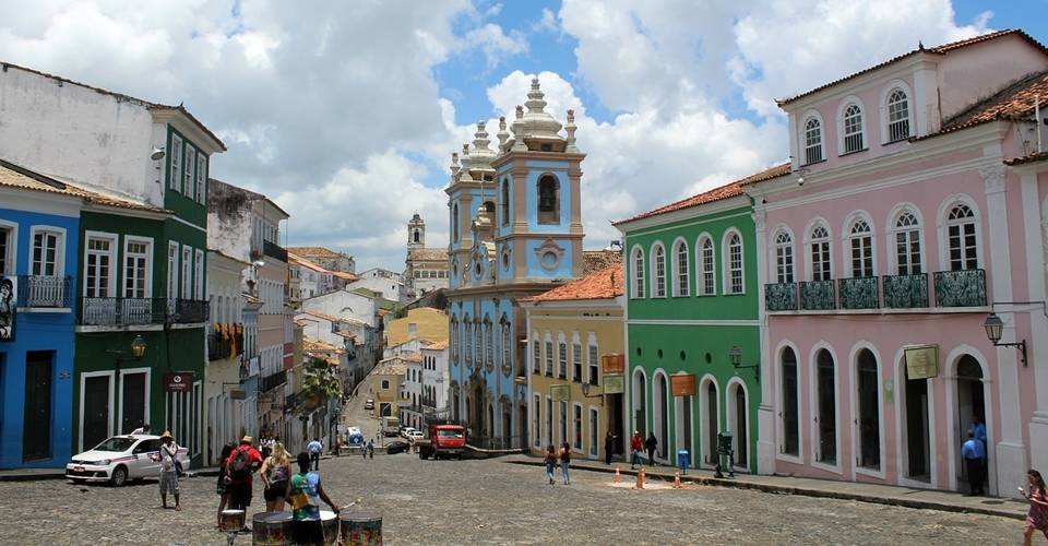 Movimento 'Ocupa Pelô Literário' reúne escritores independentes durante Flipelô