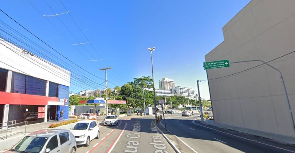 Trecho no Rio Vermelho é interditado para ônibus e caminhões até segunda-feira (26)