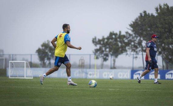 Bahia faz treino tático visando a partida contra o Criciúma na Arena Fonte Nova