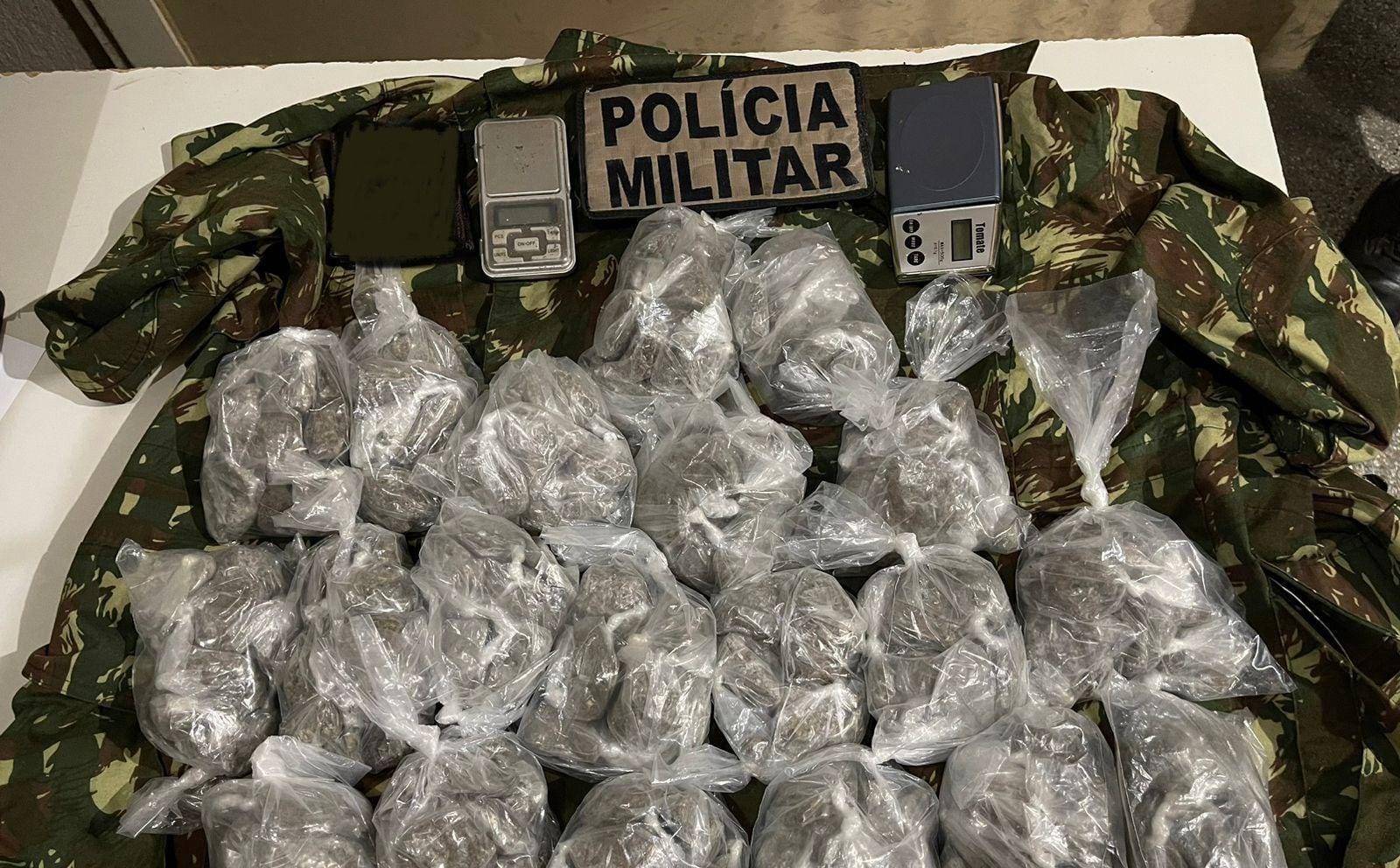 Trezentas porções de maconha são apreendidas no bairro de Sussuarana, em Salvador