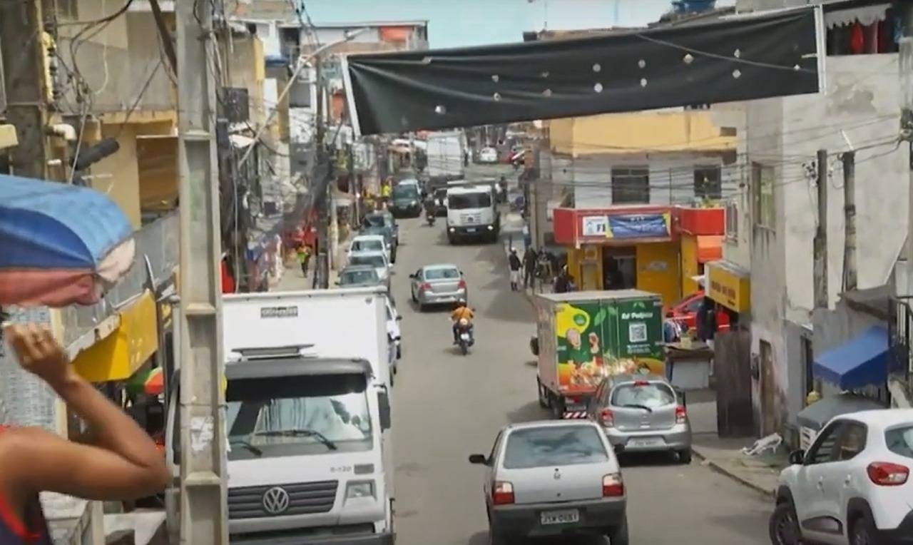 Assista: Guerra do tráfico impede entrada de visitantes em diferentes bairros de Salvador