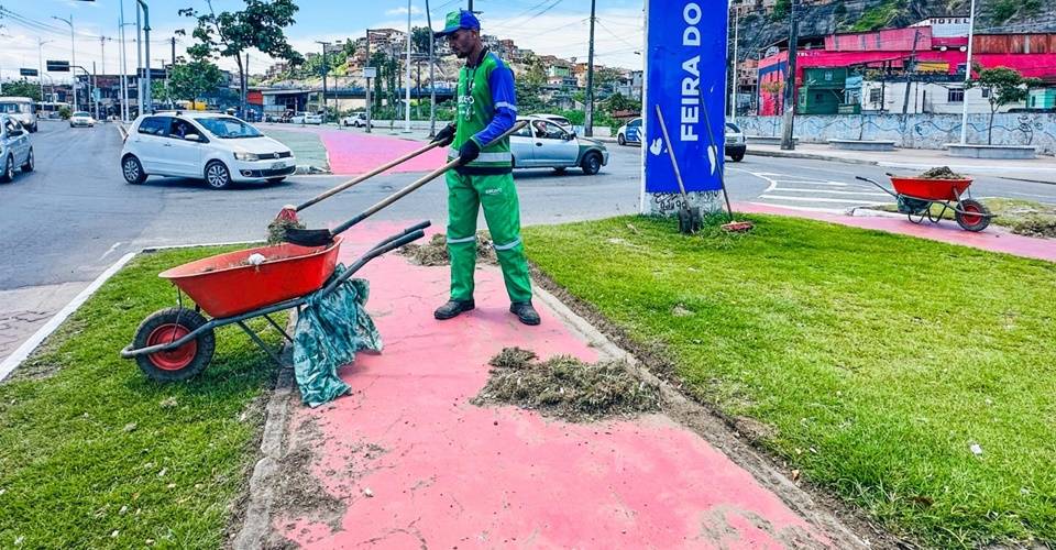 Limpurb promove mega operação de limpeza na Avenida Suburbana